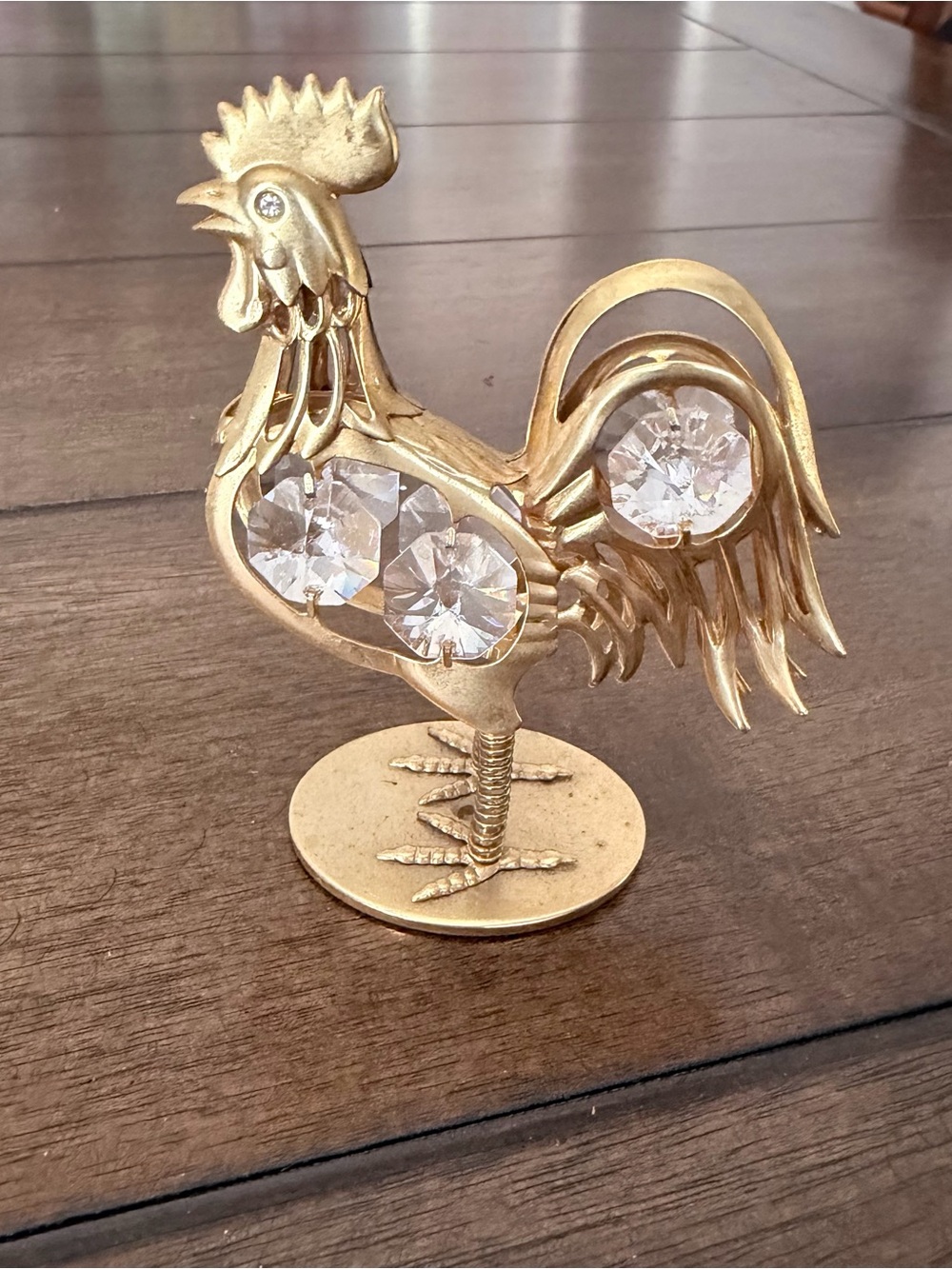 Mini Rooster Figurine Gold
Bejeweled Spring Legs from Crystal temptations.